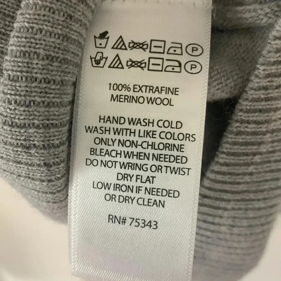 Tahari Merino wool turtleneck sweater size small - Picture 4 of 5